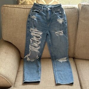 American Eagle Wonens Distressed Jeans